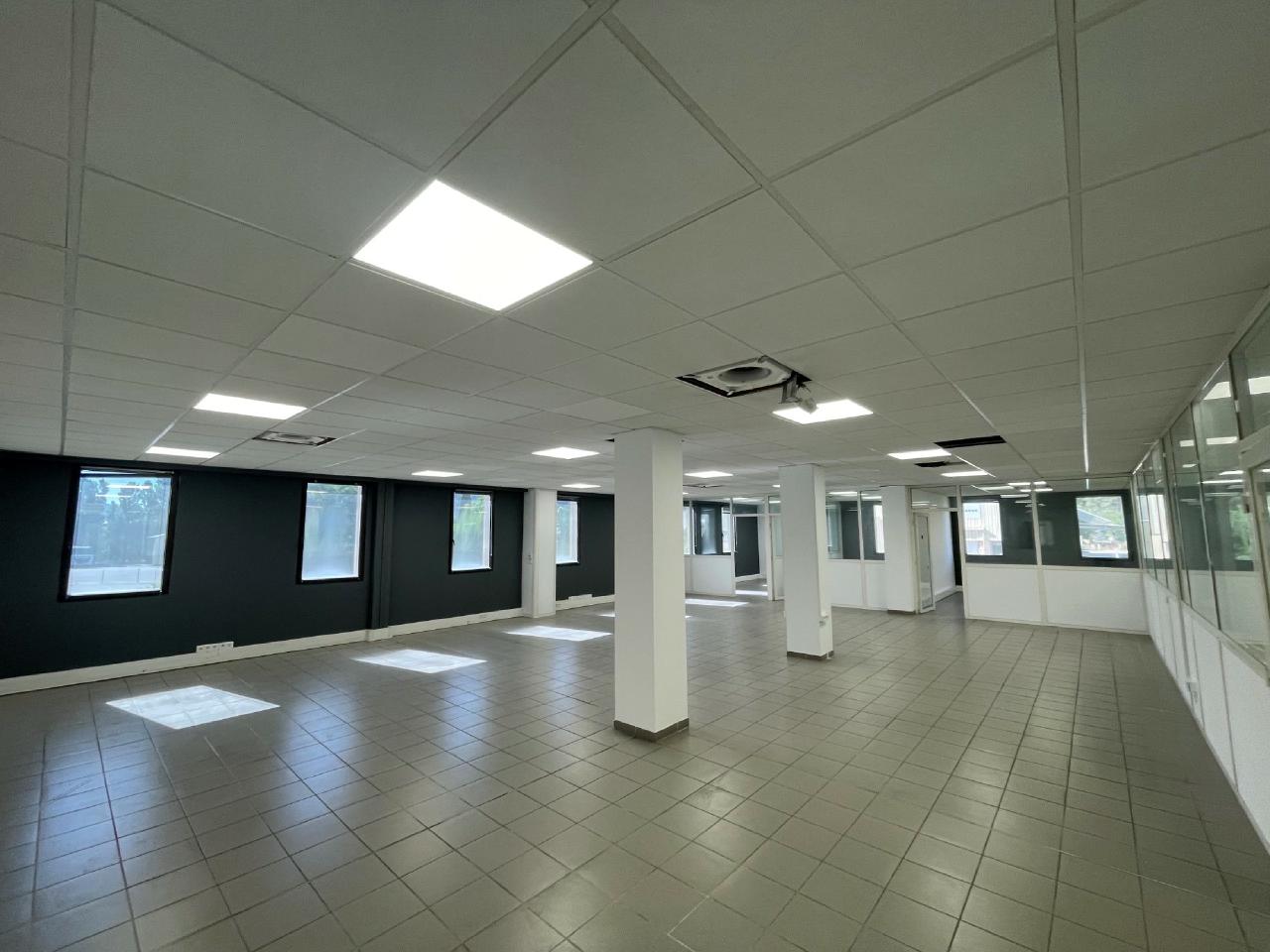 Bureau Aubagne 260m² Location bureau Aubagne Bouches-du-Rhône OLBUR2114807 3